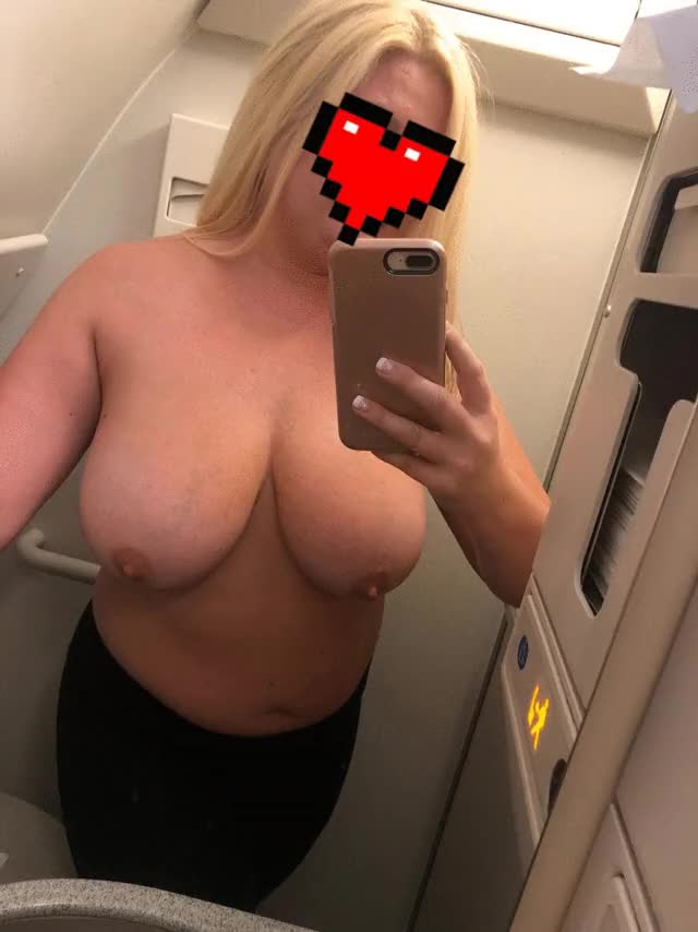 [35F] [OC] On the way to FantasyFest ‘19 and I could help but to take an airplane