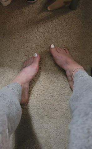 Anybody else love rubbing their feet on carpet?