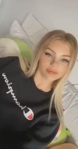 blonde lips pussy tight pussy clip