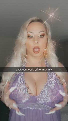 That's it cum to mommy's tits