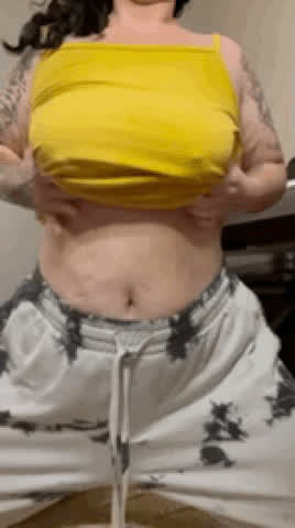 alt big tits boobs bouncing tits chubby tattoo clip