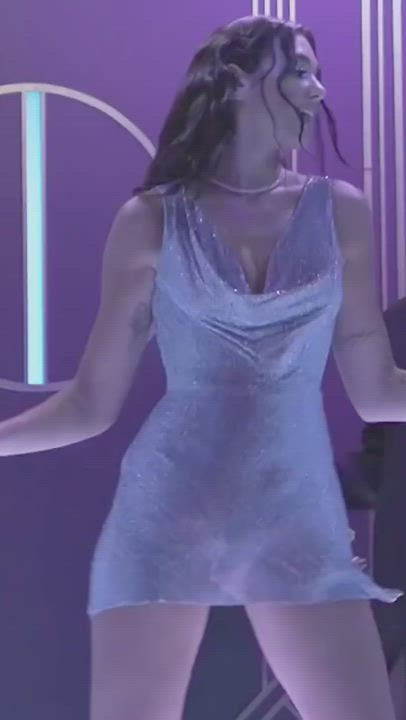 The dress is so transparent.. I can even see Dua lipa's ass cheeks..