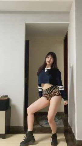 asian cute dancing clip