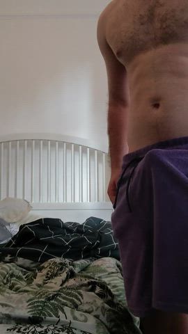 27 SE London bull, looking for a sexy cougar.