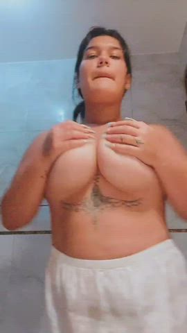 amateur big tits bouncing tits curvy latina tattoo tits titty fuck clip