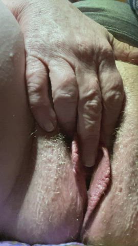 Close Up Gape Labia Masturbating Pussy Squirt clip