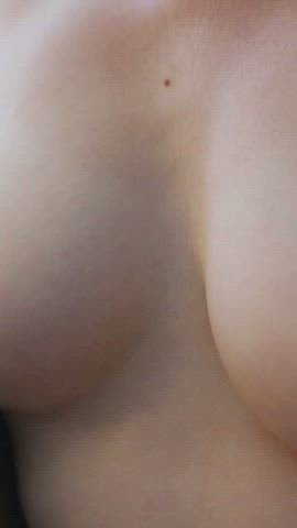 amateur boobs close up naked sideboob clip