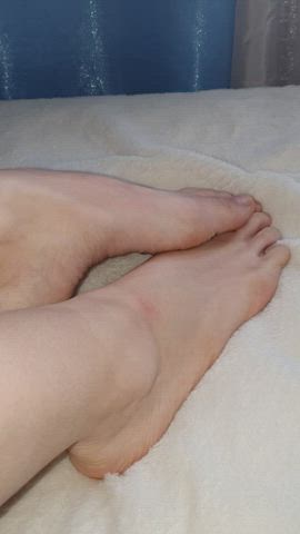 You like pretty feet?