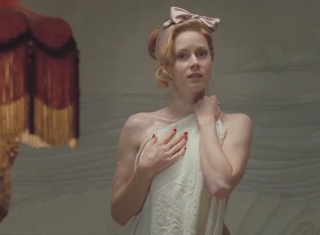 Amy Adams coming out after a bath