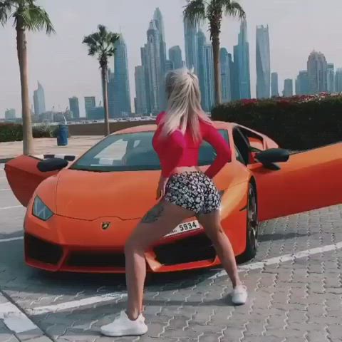 Russian Twerking White Girl clip