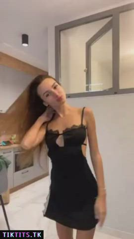 TikTok slut girl—— Fuxxoo.com