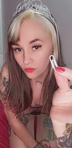I bet I can use this clip to lock your pathetic dicklet 🤭🤏 Say Me if your wee