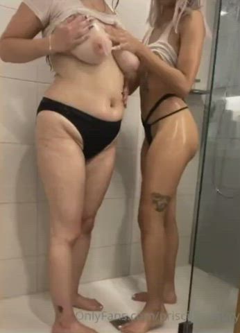 Big Tits Blonde Huge Tits Lesbian Shower clip