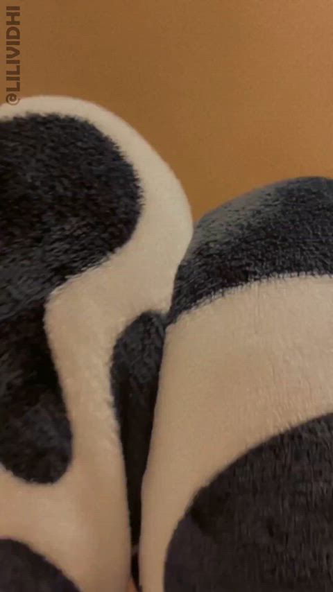 cute feet foot fetish goddess lili vidhi pajamas socks tease trans amateur-girls