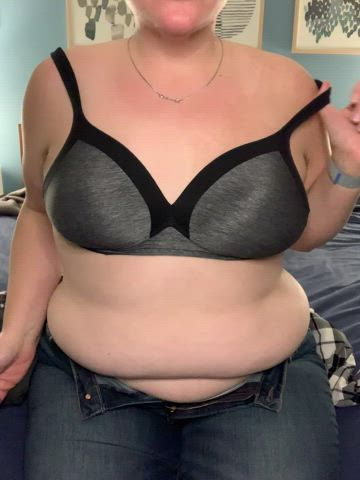 Experimenting with gifs. I hope this works and you can see my chubby belly jiggle!