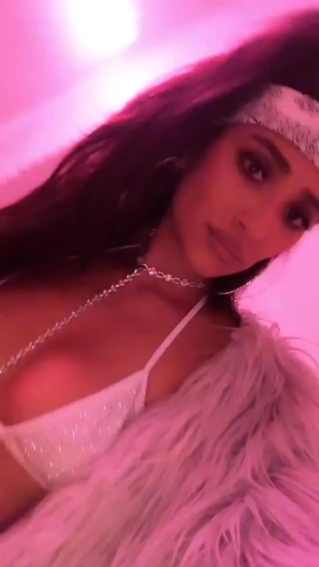 Shay Mitchell clip