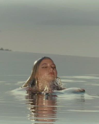blonde celebrity pool clip