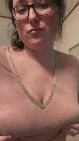 If you like 40 year old moms with fat tits I’m your fucking dreamgirl