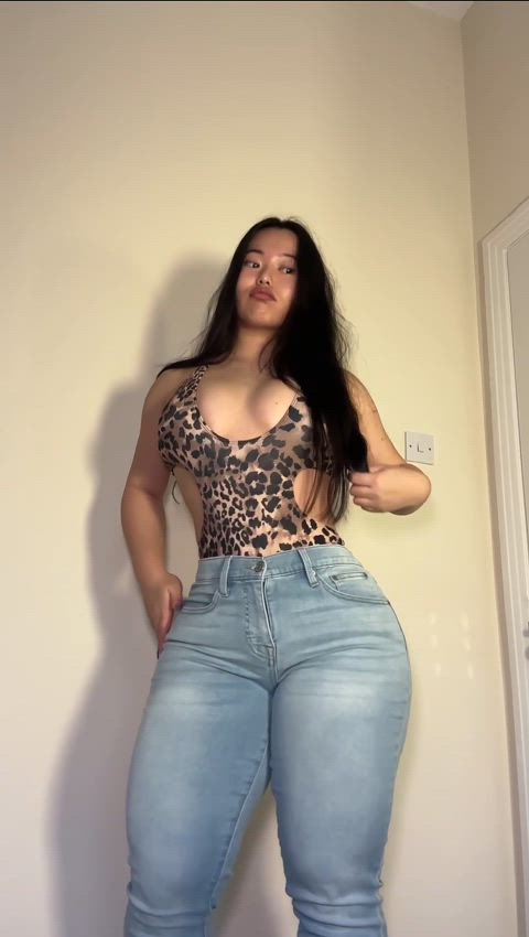 Just a thick Asian who loves wearing jeans.