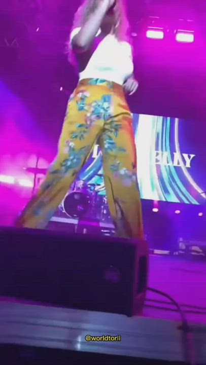 I would've jizzed in my pants, if Tori Kelly's bouncing tits were that close to me