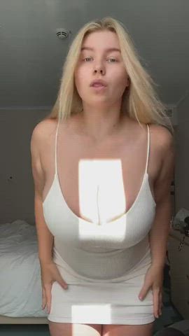 big tits cleavage clothed non-nude tiktok clip