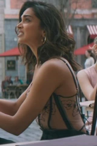 Deepika Padukone super hot cleavage show from Pathaan movie 🍑🔥🔥