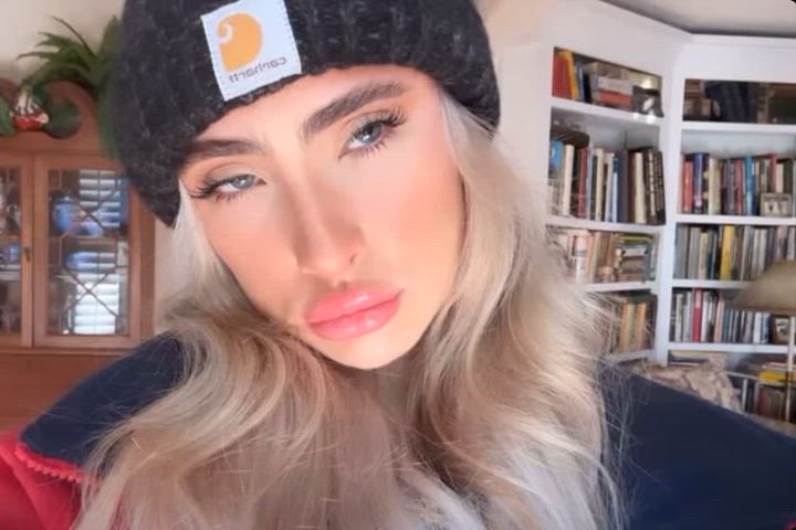 ally ryan blonde lips clip