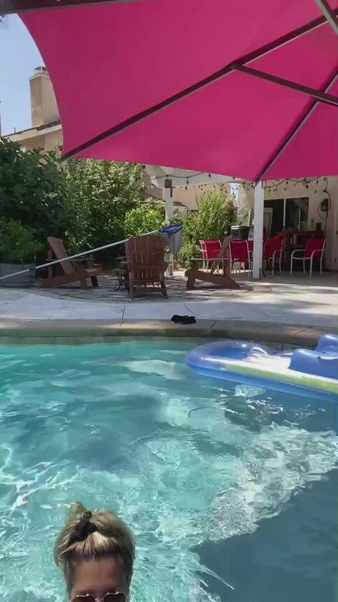 naked pool swimming pool tits amateur-girls fit-girls clip