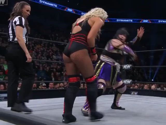 babe blonde booty wrestling clip