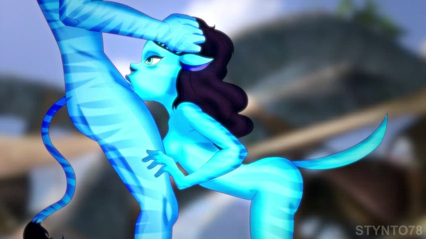 Tsireya welcomes a jungle-dwelling Na'vi by sucking his blue cock balls deep (by