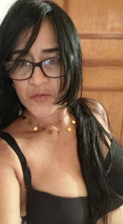 Do you think I'm too old for you? let me be your horny mommy ? 50 years old ? [Selling]