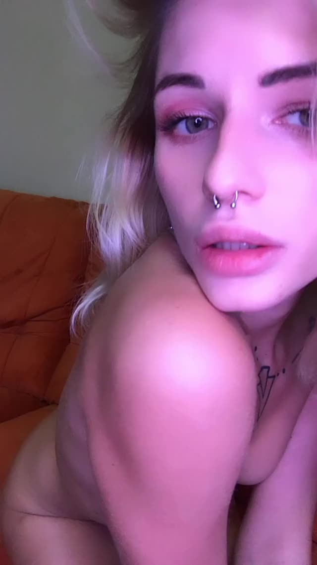 20 y/o ? Extreme Sex Slut ? ? Free Vid on join! ? ?? Hot G/G Strapon Action ??? Anal
