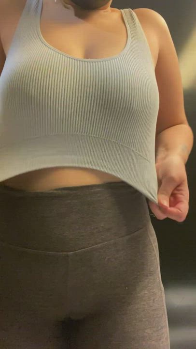 Gym Sweaty Sex Tits clip