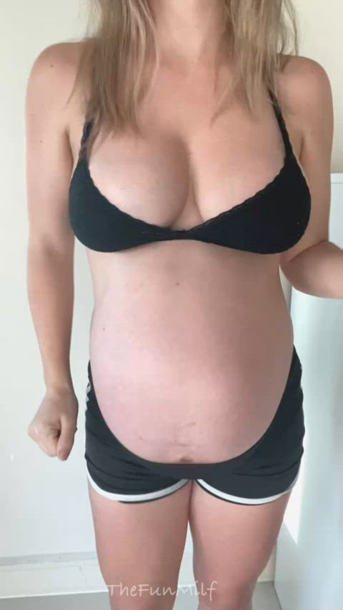 big tits dancing hotwife milf nude pregnant striptease tiktok pregnant-porn clip
