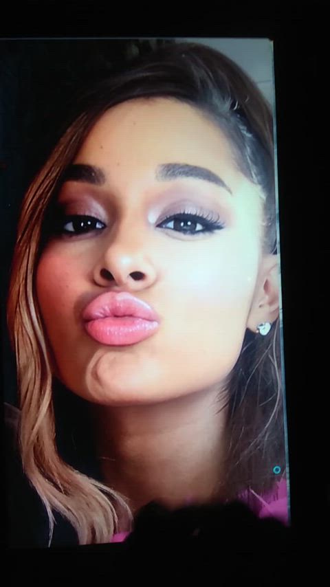 Can't stop cumming to Ariana perfect lips