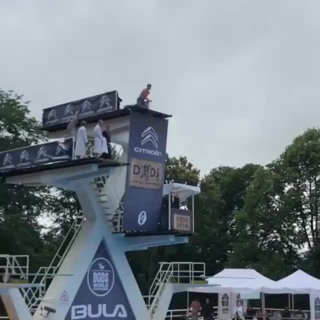 The world bellyflop championship is absolutely wild ? (via @benjaminforthun/IG)