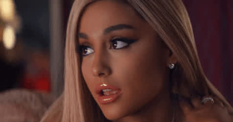 Ariana Grande clip