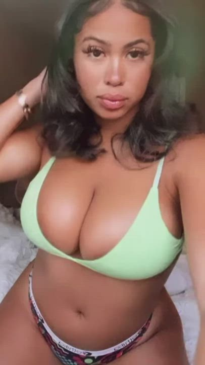 Big Tits Bra Cleavage Ebony Latina Panties clip