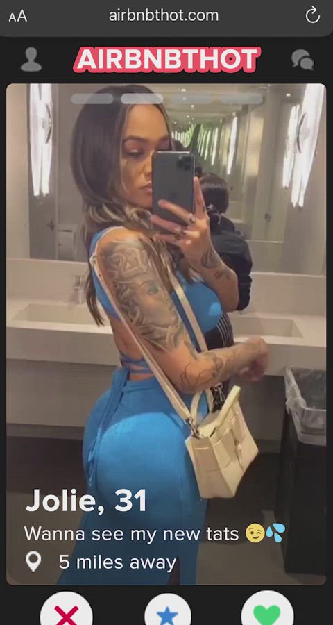 Jolie gives some of the best Backshots, her Tats were 🔥