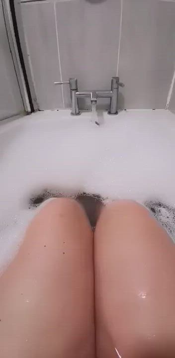 Sunday evenings are made for enjoying thicc soapy thighs, don't you think? 😏 (UK)