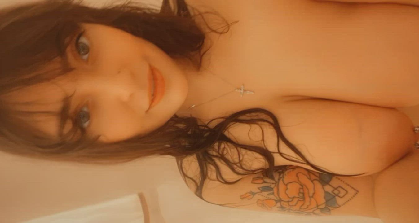 I’ll be your slutty Valentine ?[GFE] I have v-day GFE sales! I’m also a Domme