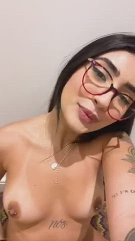 brunette latina pussy girls-with-glasses hot-girls-with-tattoos clip