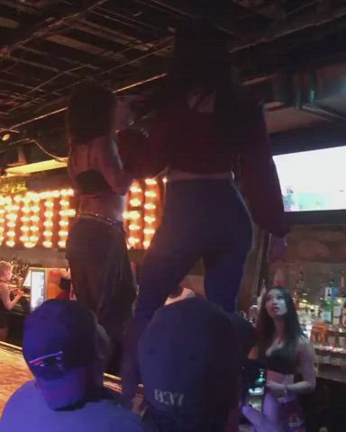 Bar Dancing Kendra Lust clip
