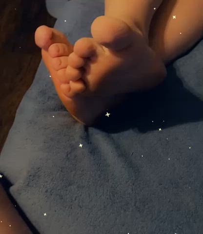 Cum On my feet ❤️