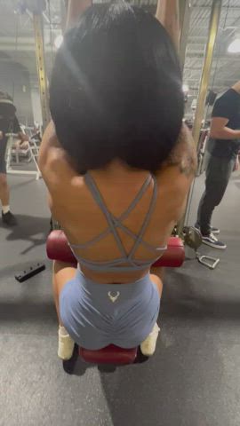 Slut of the gym hitting the back