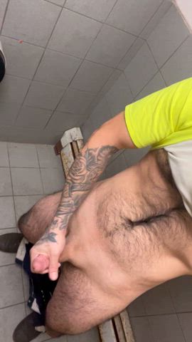 bear beard cock masturbating shaved tattoo work worker clip