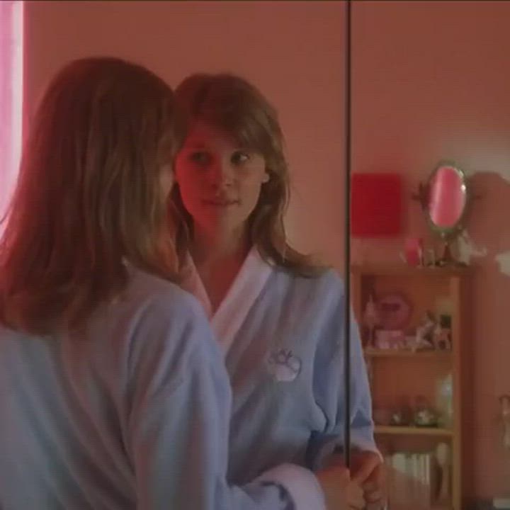 Clémence Poésy -- Bienvenue chez les Rozes AKA Welcome to the Roses (2003)