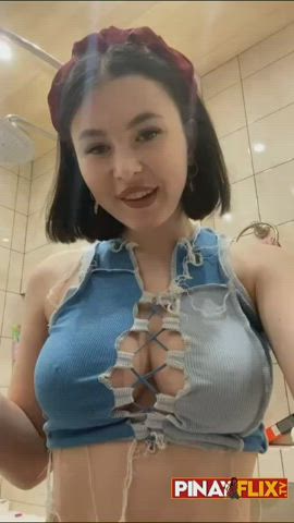 big tits flashing short hair clip