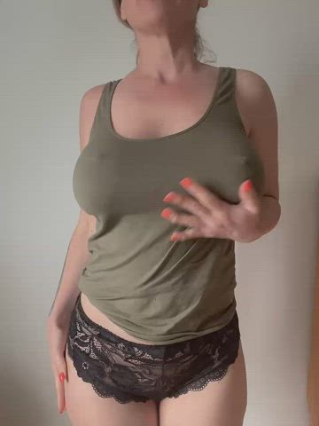 Taking some time away from work to show you all my mommy tits [oc]