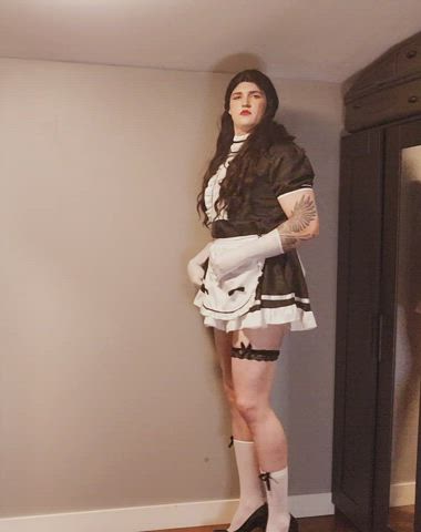 Would any of you dommes like a maid? 💖